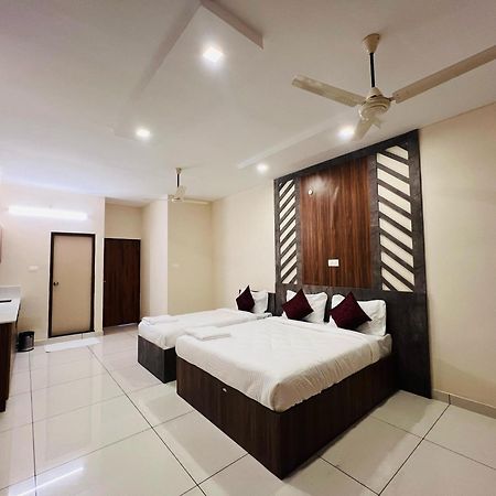 Gypsy Hotel Cusat Kochi Εξωτερικό φωτογραφία