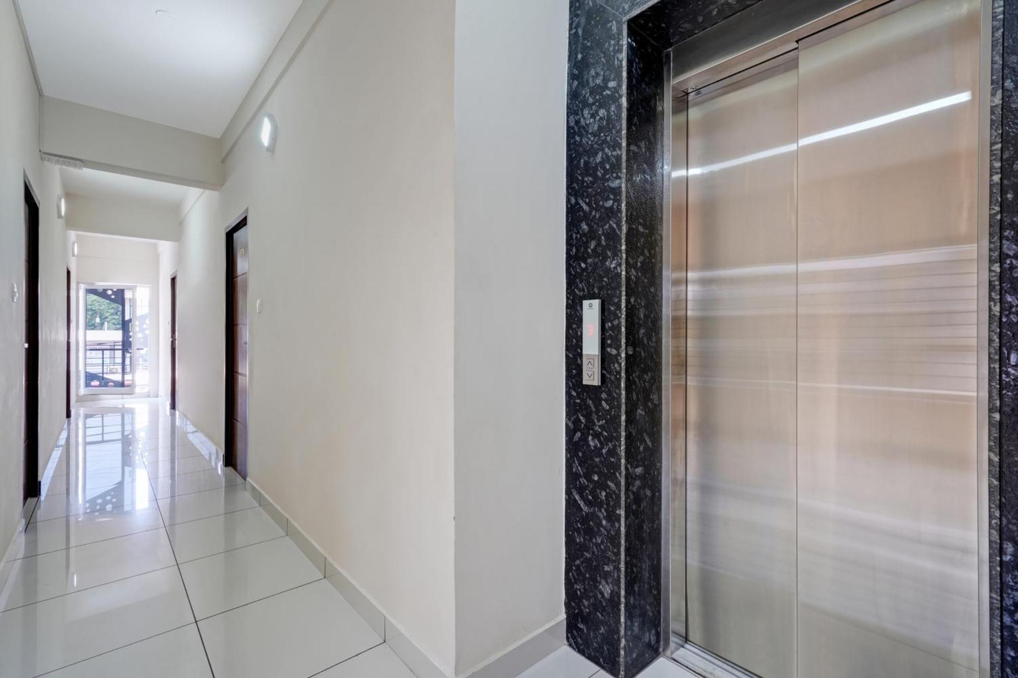 Gypsy Hotel Cusat Kochi Εξωτερικό φωτογραφία