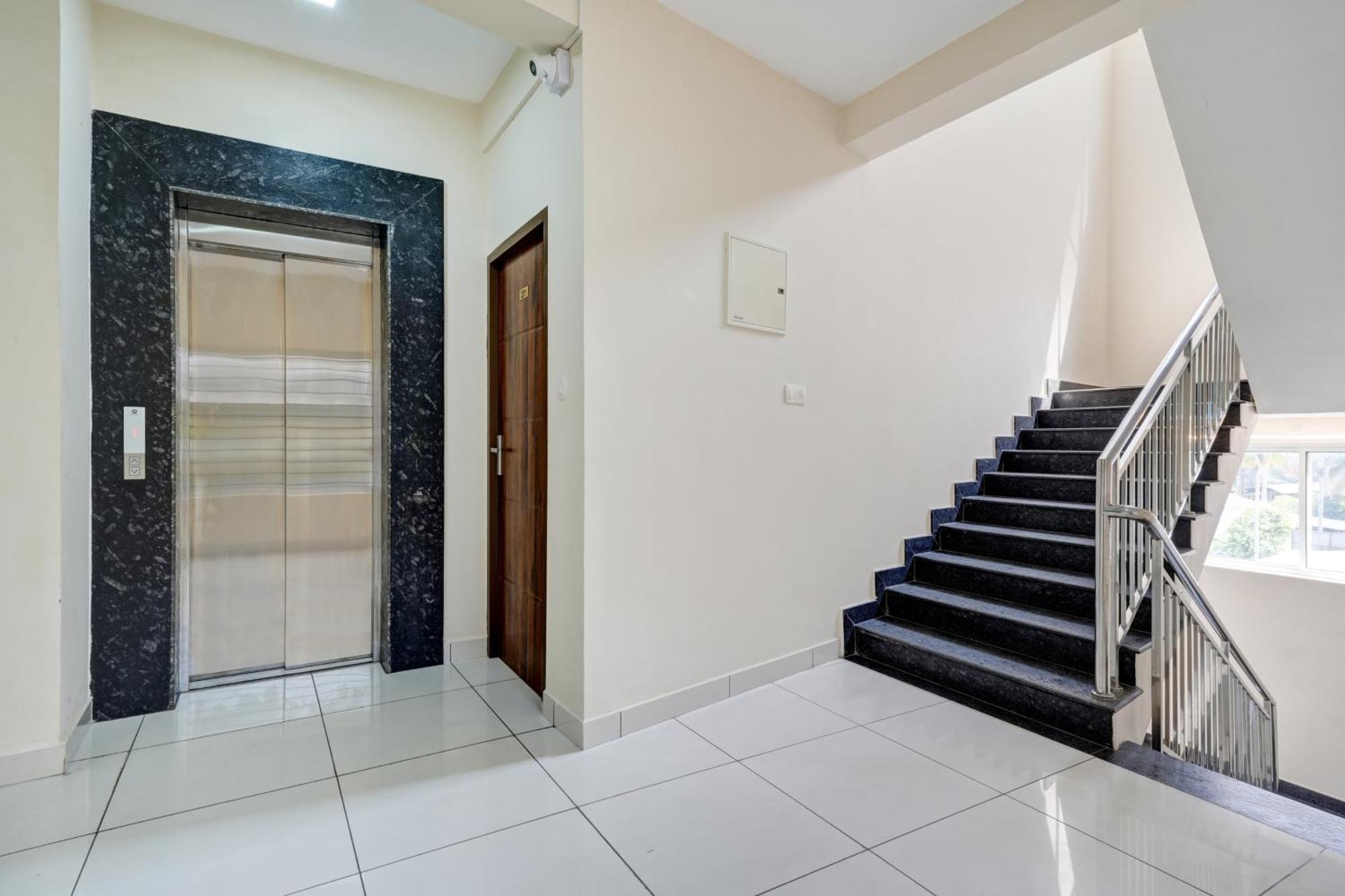 Gypsy Hotel Cusat Kochi Εξωτερικό φωτογραφία