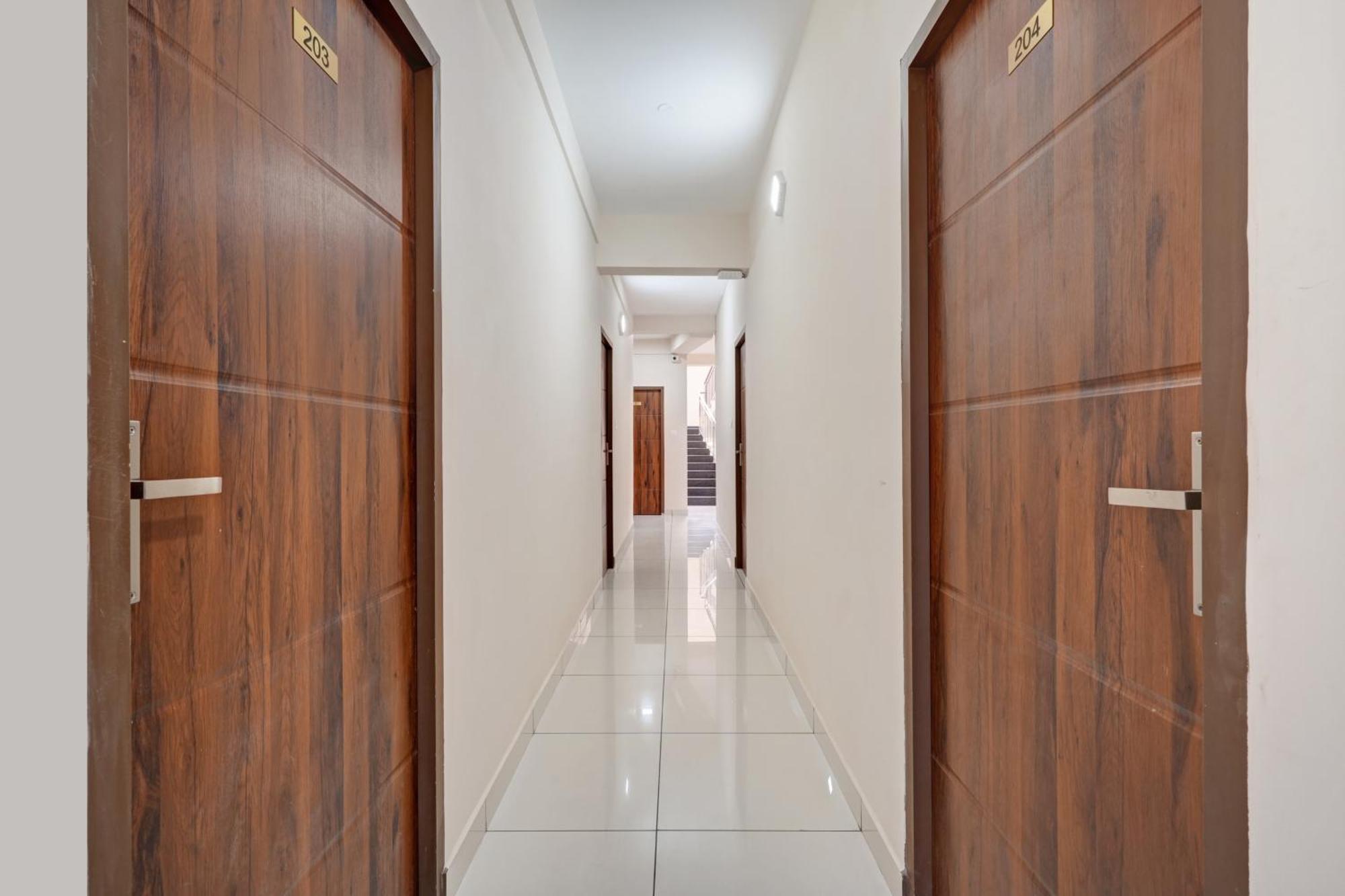 Gypsy Hotel Cusat Kochi Εξωτερικό φωτογραφία