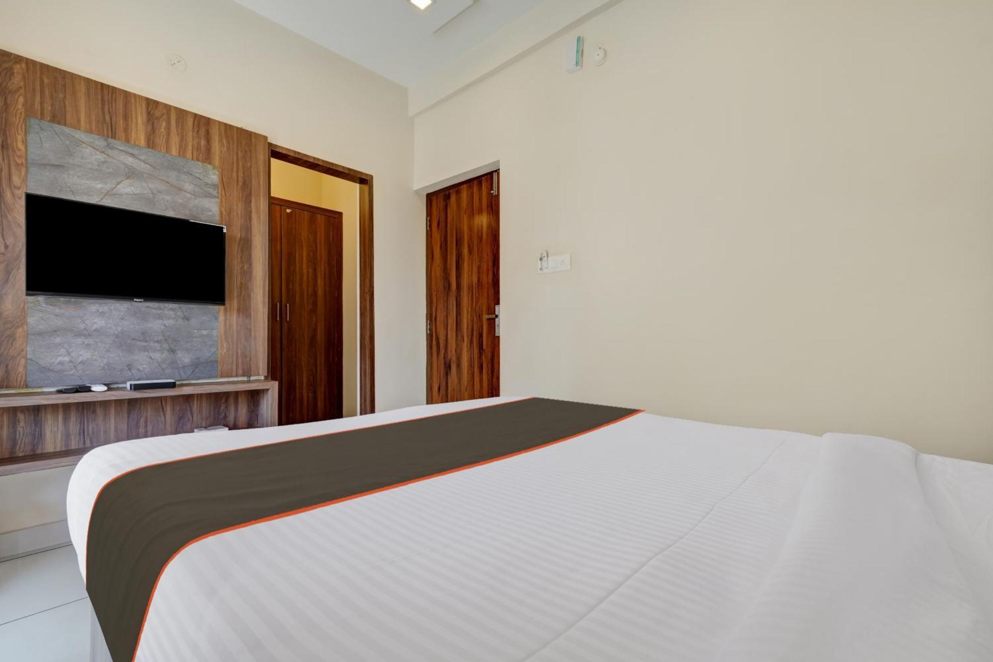 Gypsy Hotel Cusat Kochi Εξωτερικό φωτογραφία