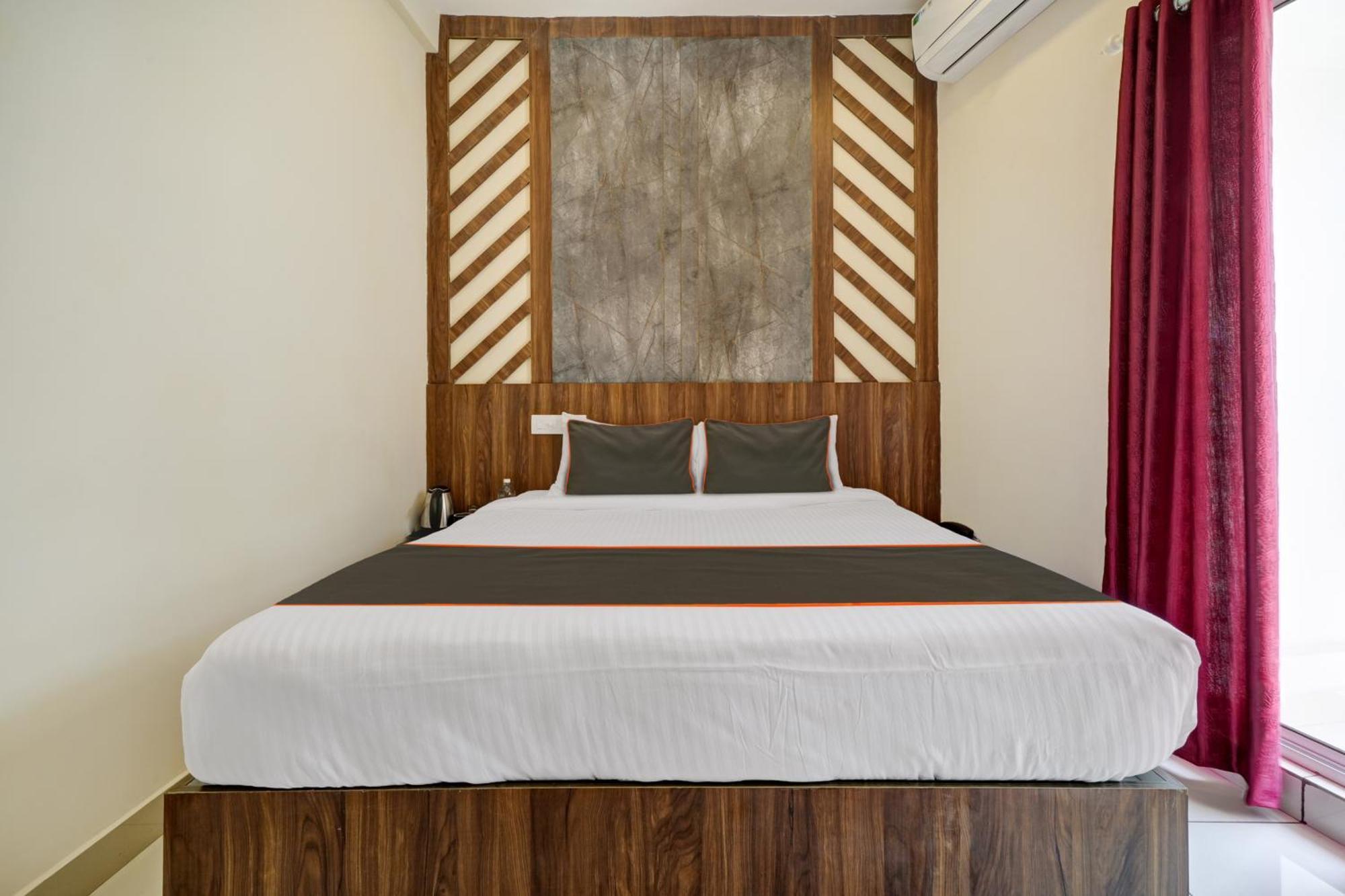 Gypsy Hotel Cusat Kochi Εξωτερικό φωτογραφία