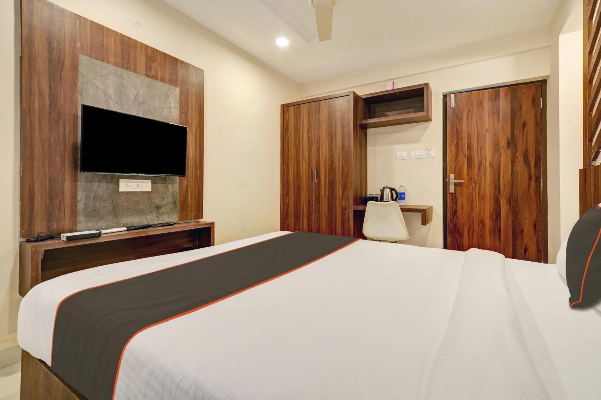 Gypsy Hotel Cusat Kochi Εξωτερικό φωτογραφία