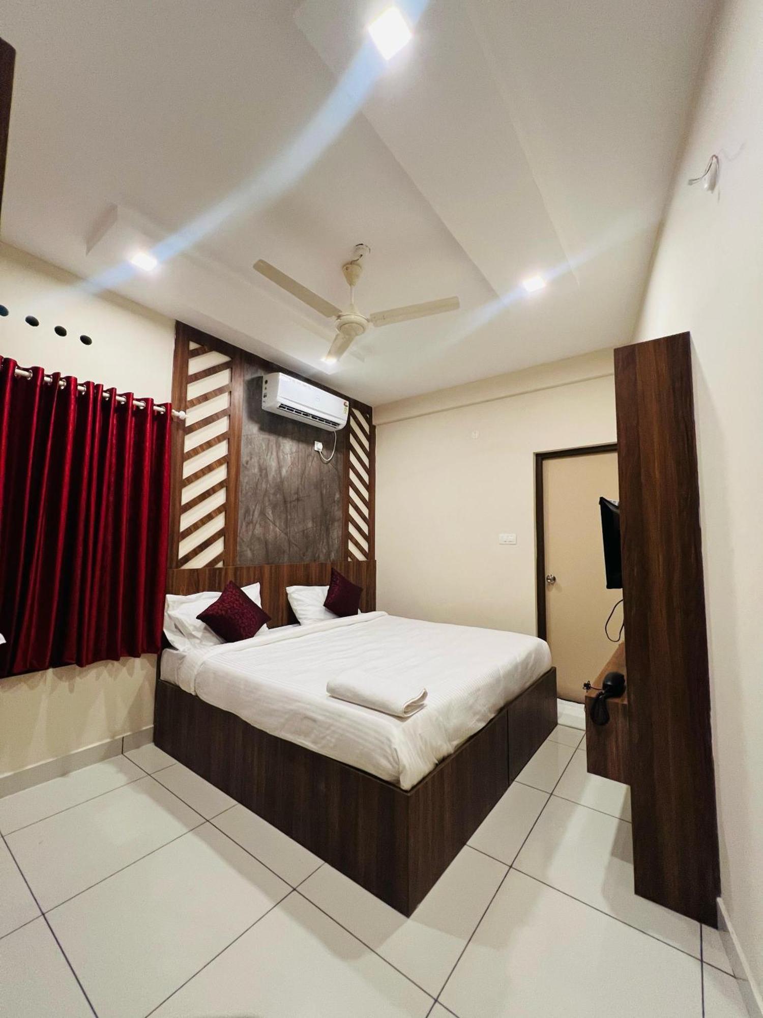 Gypsy Hotel Cusat Kochi Εξωτερικό φωτογραφία