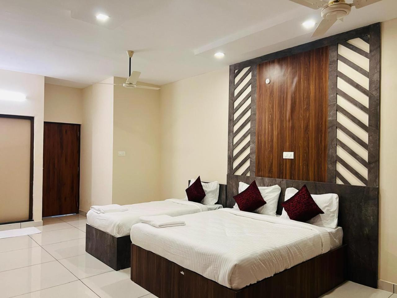 Gypsy Hotel Cusat Kochi Εξωτερικό φωτογραφία