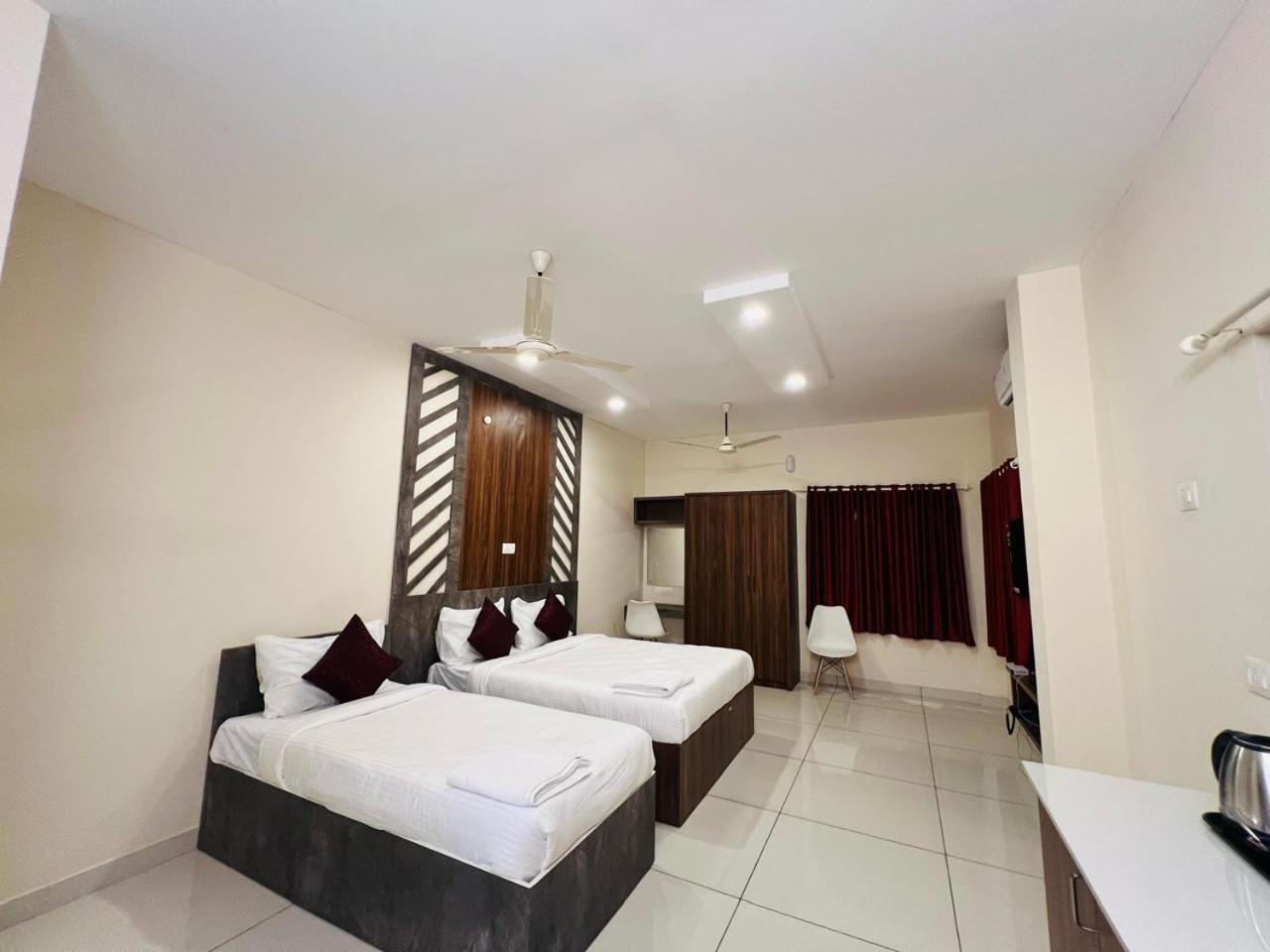 Gypsy Hotel Cusat Kochi Εξωτερικό φωτογραφία